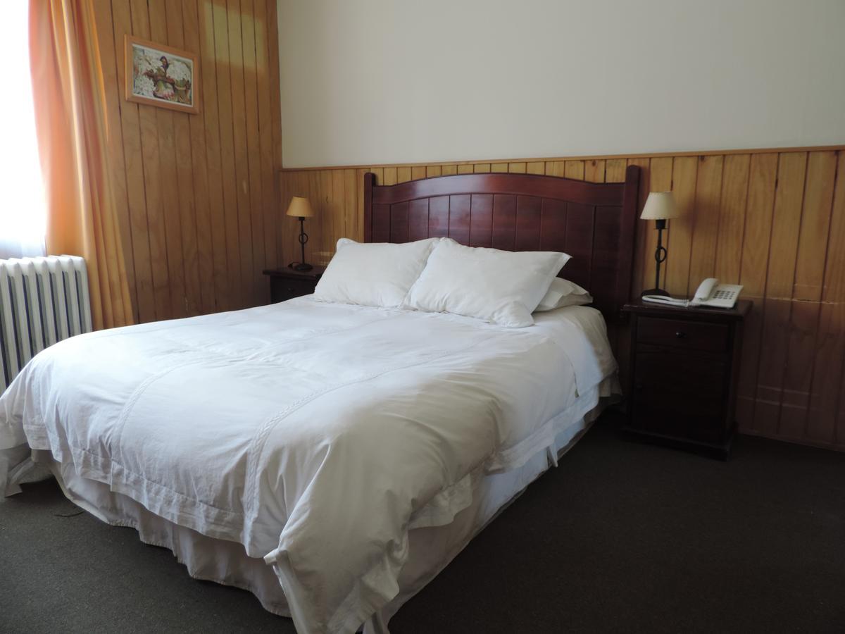 Hostal Oro Fueguino Punta Arenas Exterior photo